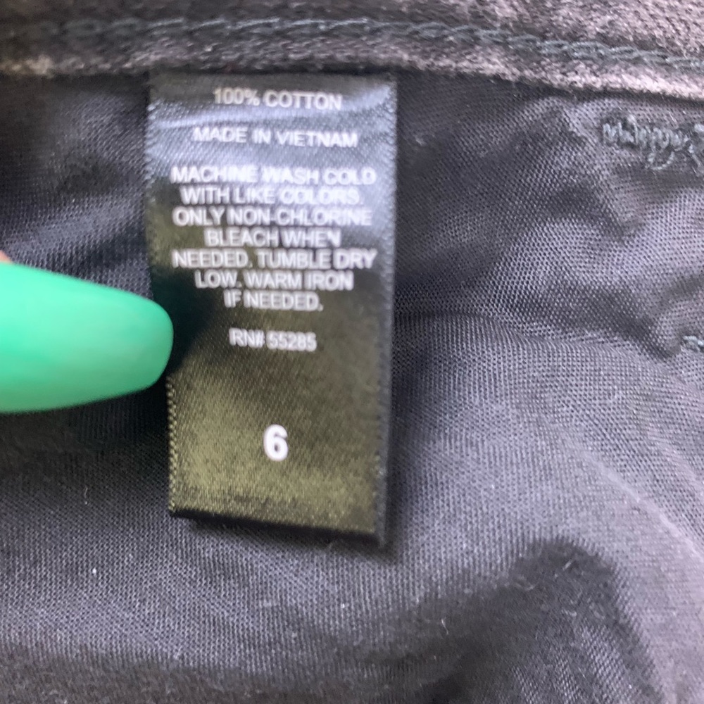 Express • Black Distressed Denim Shorts - Picture 5 of 5